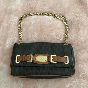 like new michael kors shoulder/crossbody bag!